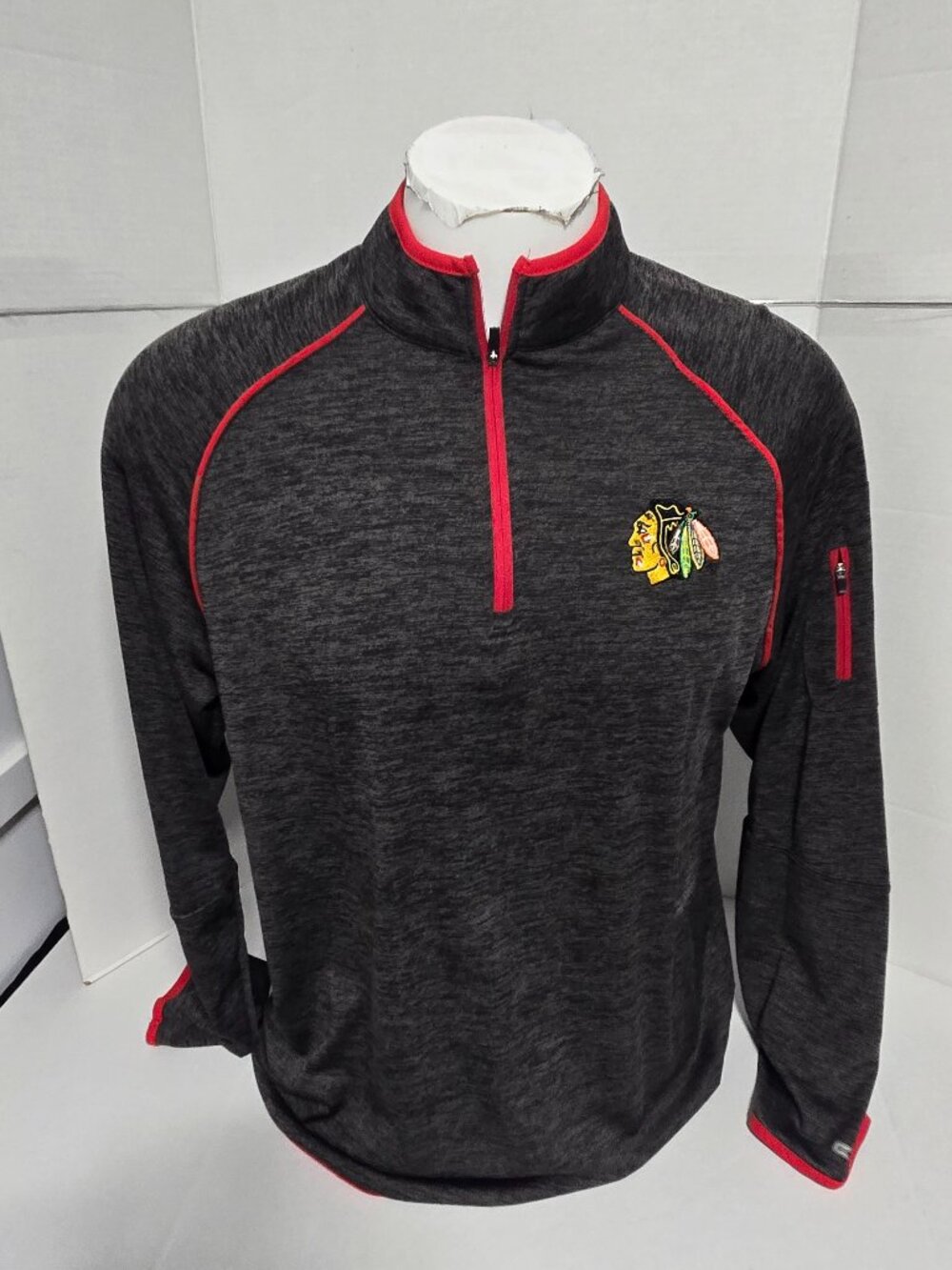 Chicago Blackhawks Colosseum Performance Shirt Men's Medium